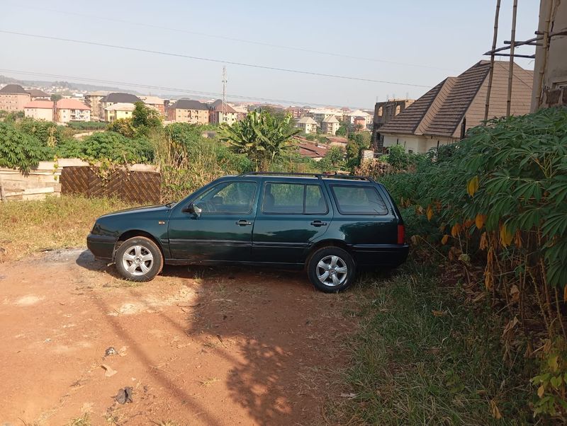 Main image of 2000 Volkswagen Golf SE